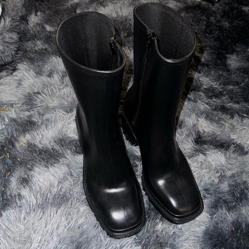 Brand new never worn, size 9
